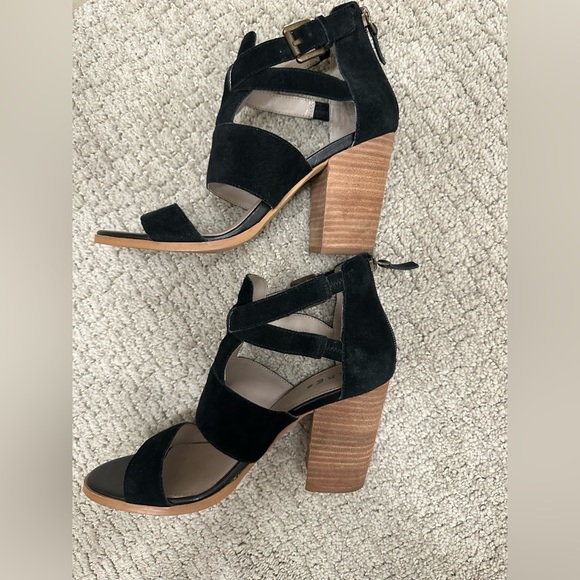 Hinge Cora Block Heel Suede Sandal Black 6.5 - Picture 8 of 8